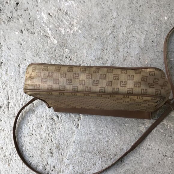 Pierre Balmain crossbody - Picture 7 of 10